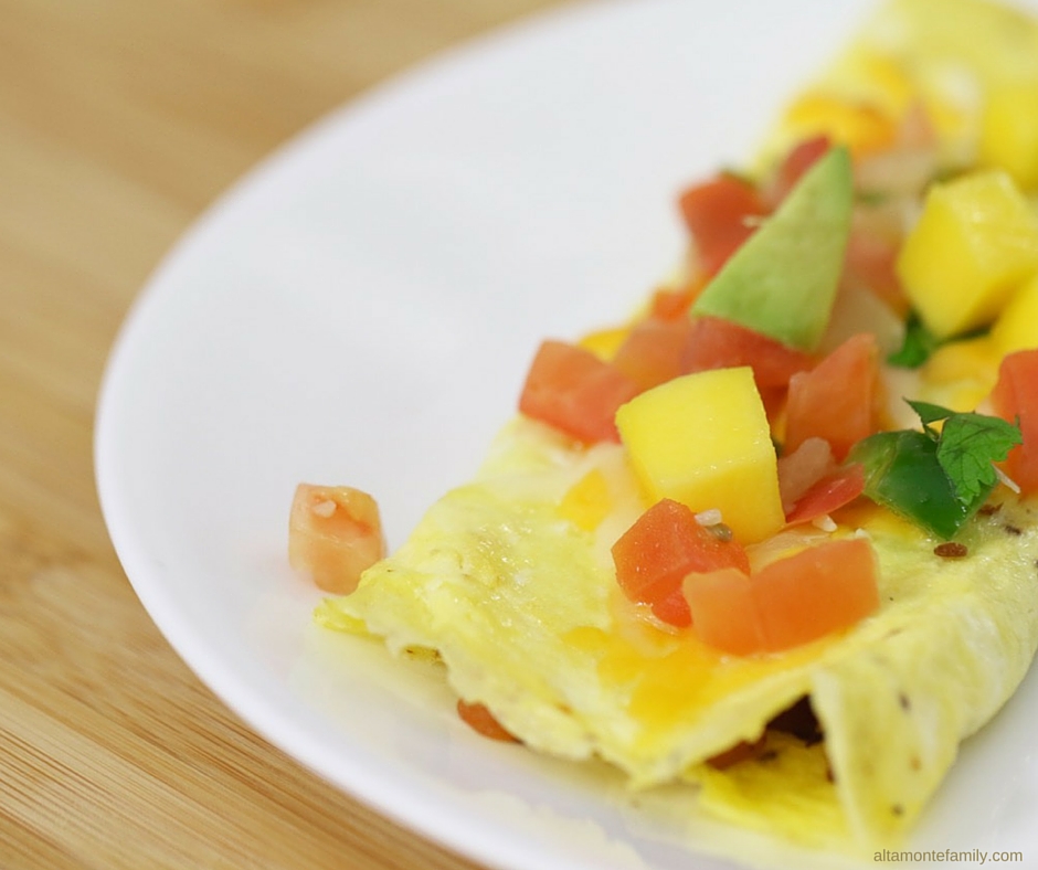 Low Carb Omelet with Pico De Gallo