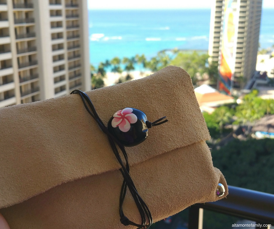 DIY No-Sew Leather Travel Pouch