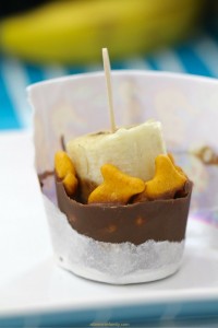 Making frozen pops with paper cups