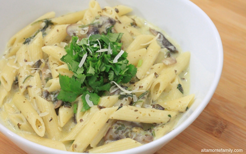 One Pan Vegetarian Alfredo Pasta