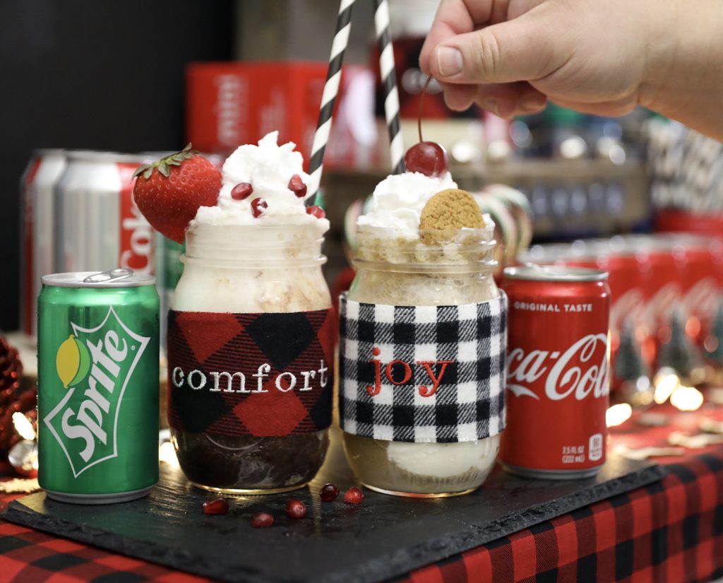 Rustic Holiday Mason Jar Drink Ideas - Christmas Entertaining Tips